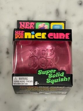 NeeDoh Nice Cube Super Solid Squish - Pink